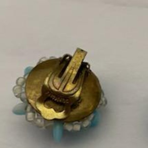 Antique beaded necklaces and clip on earrings - Picture 6 of 11